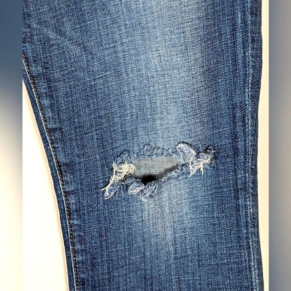 Joe's Gerri Easy Crop Distressed Denim Jeans Size 28 - Picture 3 of 10